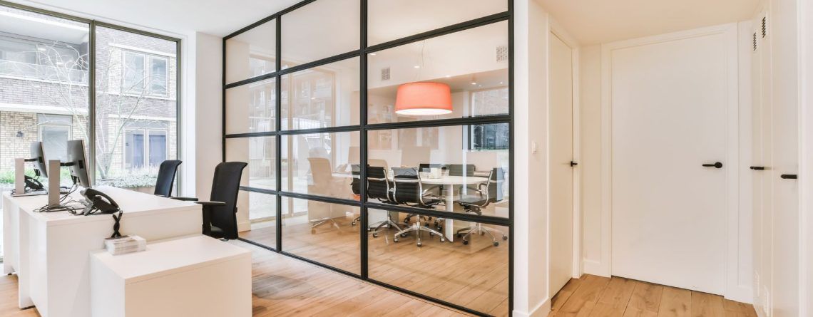 Compro el local a mi nombre o a nombre de la empresa