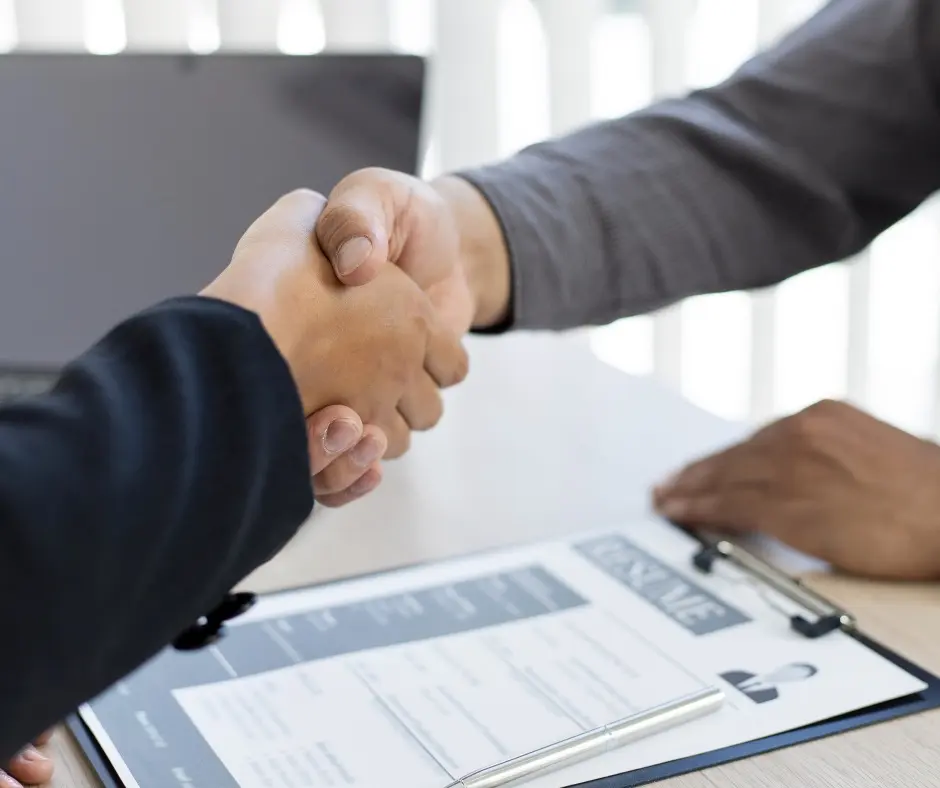 asesoria-orihuela-costa-te-ayuda-a-evitar-errores-en-nominas-y-contratos